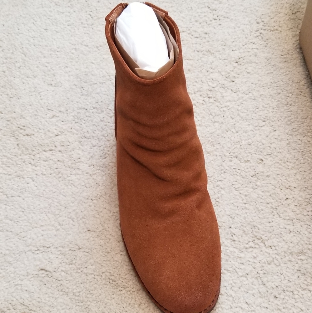 Gentle Souls Suade Bootie (Emma)with Back Zipper 6.5 M, Luggage color